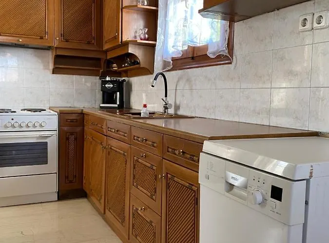 Park * أغيوي ثيودوروي